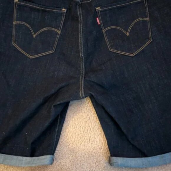 LEVIS SHORTS - Picture 2 of 3